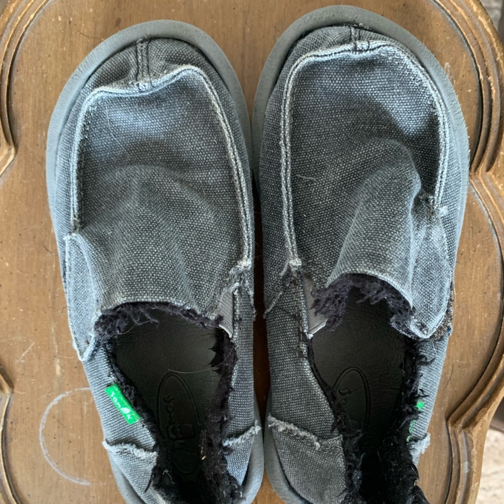 Sanuk boys slip on shoes size 11
